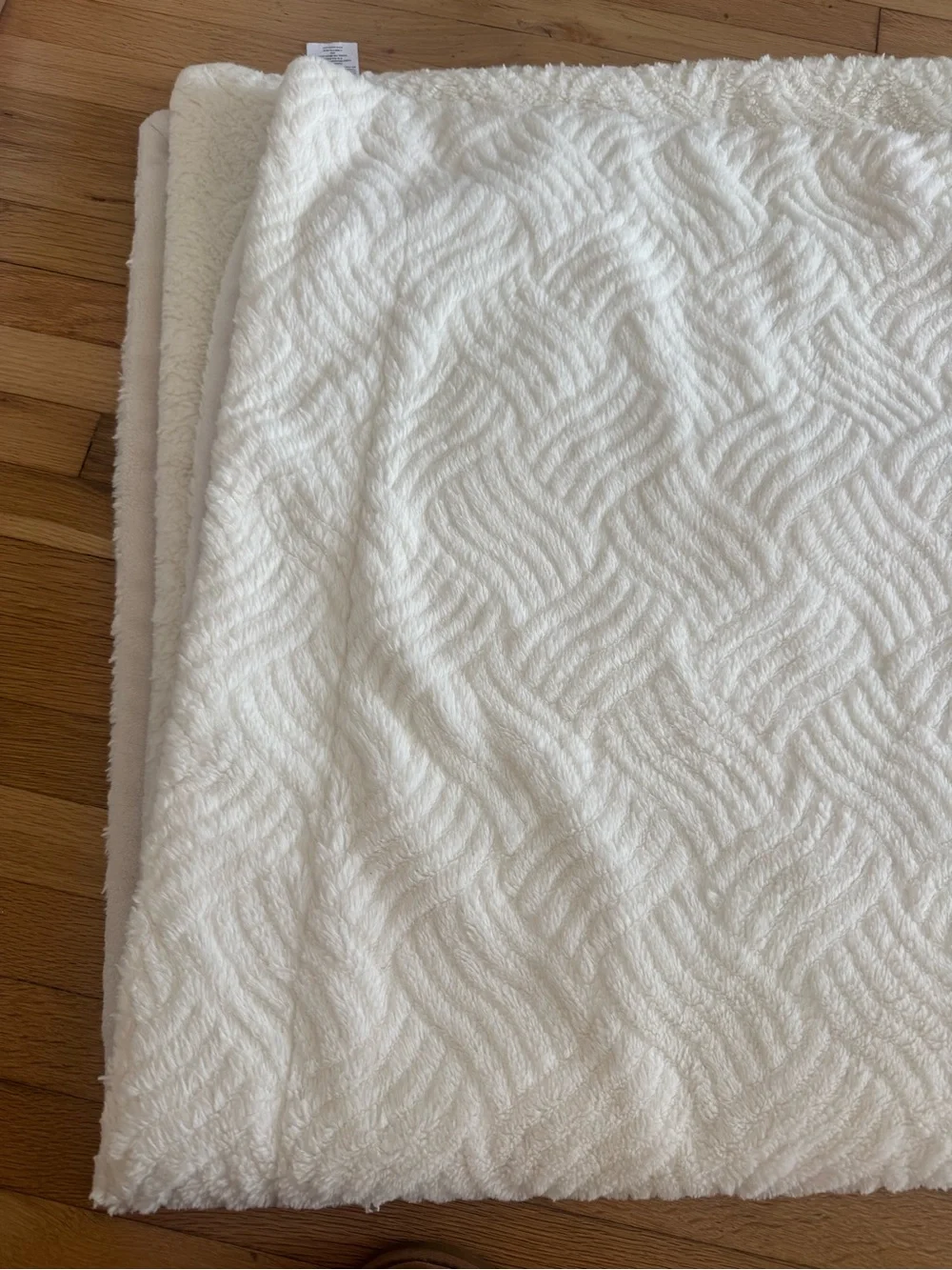 Life Comfort 60” x 72” White Off White Faux Fur Fuzzy Throw Blanket